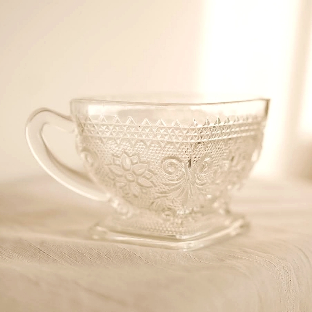 vtg depression era sandwich glass creamer pourer with delicate floral pattern